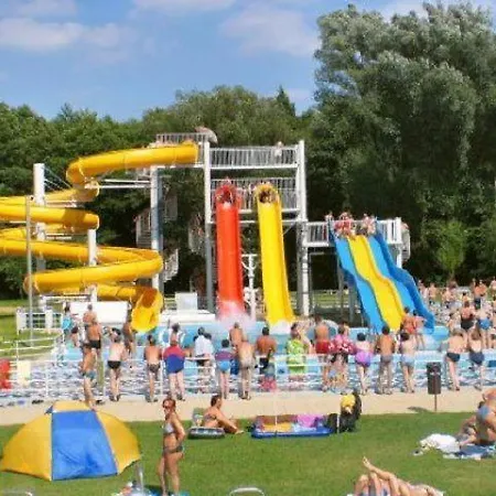 Cedar 3 アパート